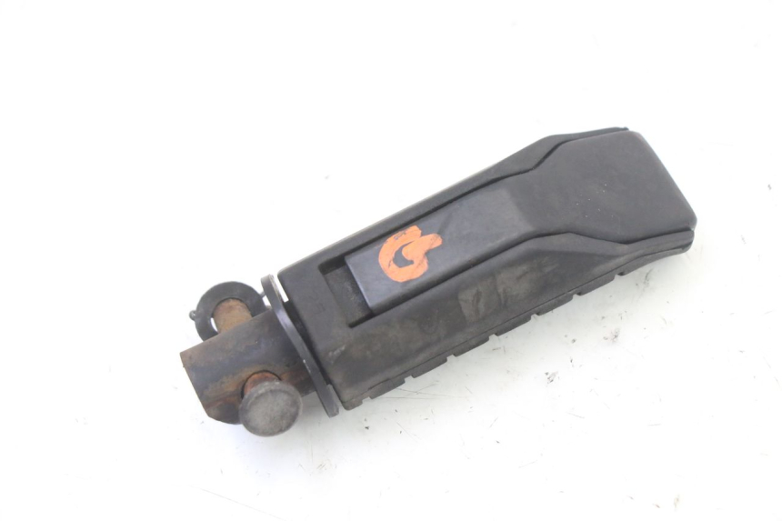 photo de REAR LEFT FOOTREST HONDA NTV DEAUVILLE ABS 700 (2007 - 2016) - Technical close-up