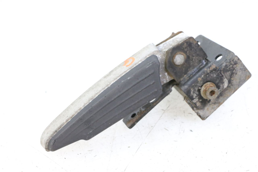 photo de REAR LEFT FOOTREST PEUGEOT SATELIS 125 (2013 - 2018) - Main view