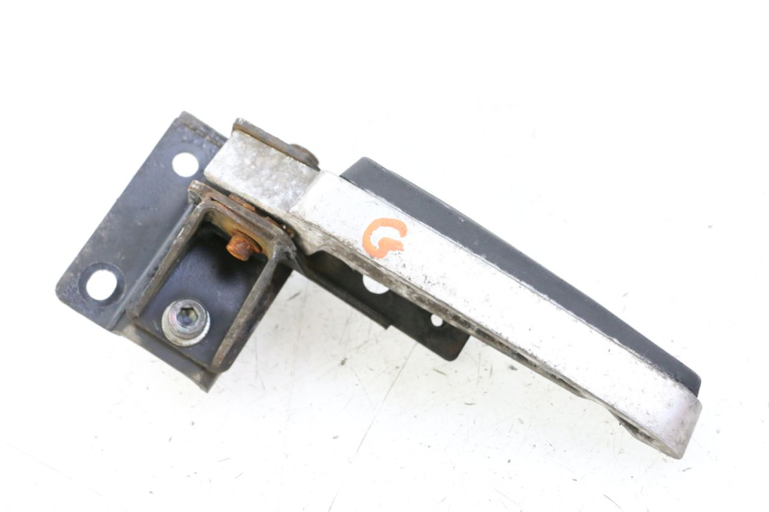 photo de REAR LEFT FOOTREST PEUGEOT SATELIS 125 (2013 - 2018) - Component detail