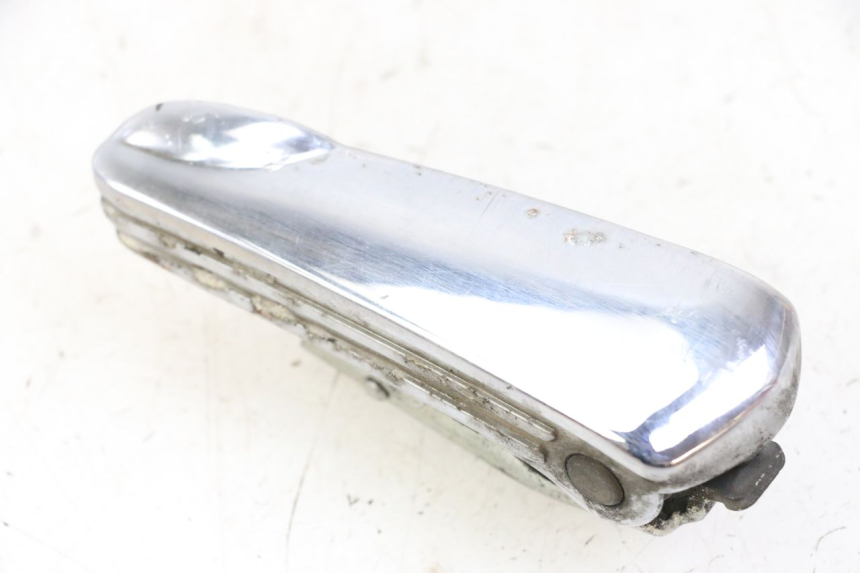 photo de REAR LEFT FOOTREST PIAGGIO VESPA GRANTURISMO 200 (2004 - 2005) - Surface and material condition