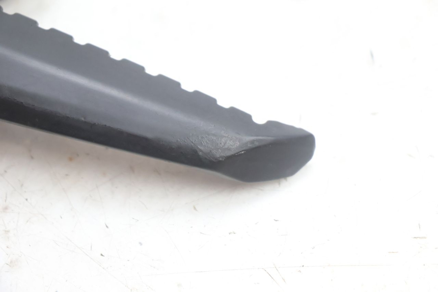 photo de REAR LEFT FOOTREST JM MOTORS R-MAX TECH 50 (2024 - 2026) - Component detail