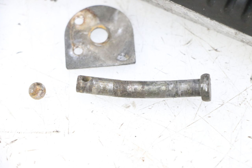 photo de REAR LEFT FOOTREST MAG POWER R-STREET 50 (2016 - 2025) - Product overview