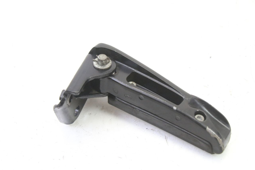 photo de REAR LEFT FOOTREST GILERA RUNNER SL 50 (2006 - 2009) - Technical close-up