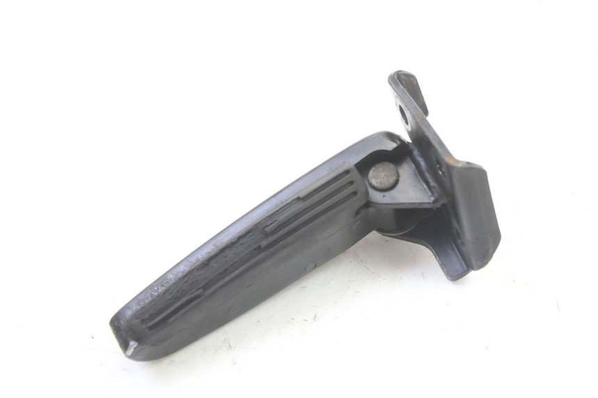 photo de REAR LEFT FOOTREST GILERA RUNNER SP 50 (2006 - 2008) - Alternative perspective