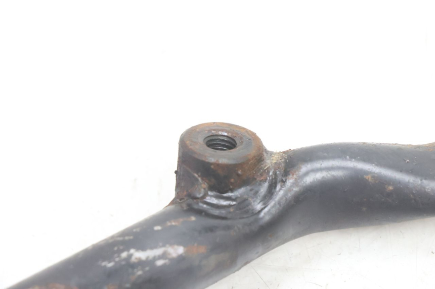photo de REAR LEFT FOOTREST GILERA RUNNER SP 50 (2002 - 2004) - Alternative perspective