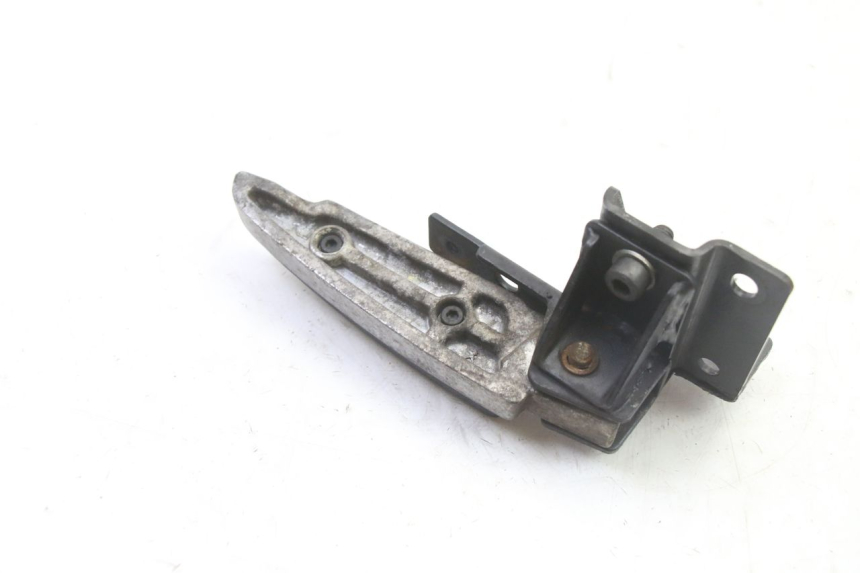 photo de REAR LEFT FOOTREST PEUGEOT SATELIS 125 (2013 - 2018) - Technical close-up