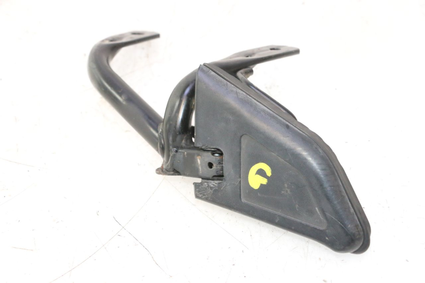 photo de REAR LEFT FOOTREST HONDA SH 125 (2001 - 2003) - Alternative perspective