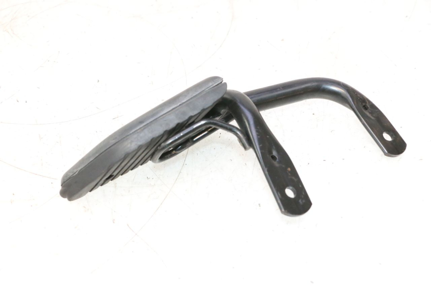 photo de REAR LEFT FOOTREST HONDA SH 125 (2001 - 2003) - Technical close-up