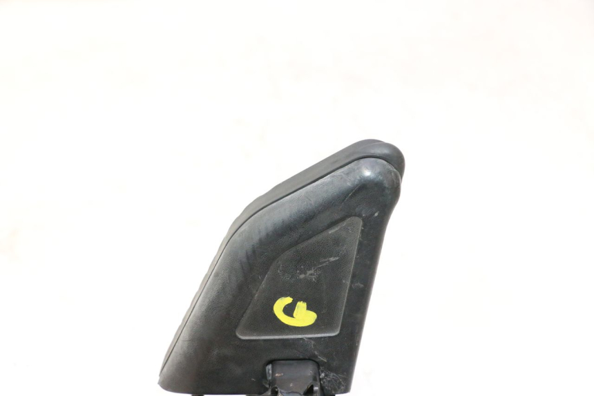 photo de REAR LEFT FOOTREST HONDA SH 125 (2001 - 2003) - Fixing points details