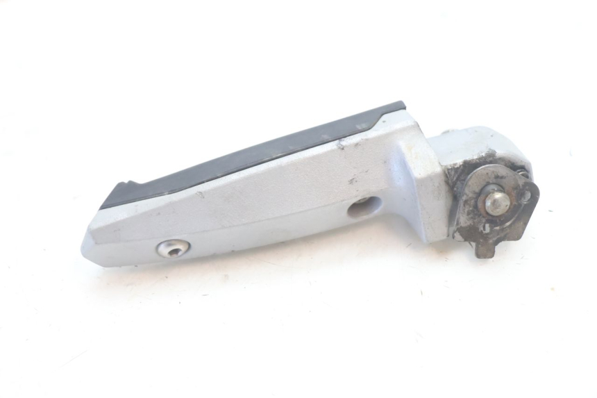 photo de REAR LEFT FOOTREST CAN-AM SPYDER RS 1000 (2008 - 2012) - Alternative perspective