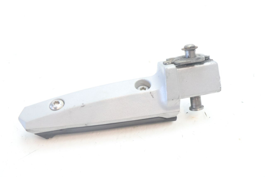 photo de REAR LEFT FOOTREST CAN-AM SPYDER RS 1000 (2008 - 2012) - Technical close-up