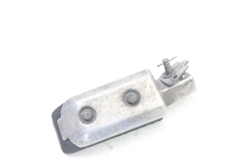 photo de REAR LEFT FOOTREST HONDA ST PAN EUROPEAN 1300 (2002 - 2013) - Zoom on usage condition