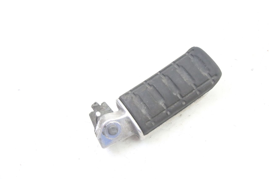 photo de REAR LEFT FOOTREST HONDA ST PAN EUROPEAN 1300 (2002 - 2013) - Alternative perspective