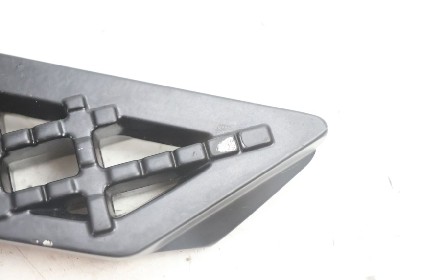 photo de REAR LEFT FOOTREST PEUGEOT STREETZONE NAKED 2T 50 (2014 - 2018) - Component detail