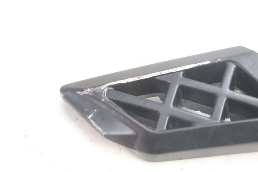 photo de REAR LEFT FOOTREST PEUGEOT STREETZONE NAKED 2T 50 (2014 - 2018) - Fixing points details