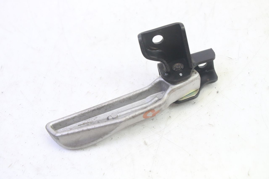 photo de REAR LEFT FOOTREST PEUGEOT TWEET PRO EFI 4T 50 (2021 - 2022) - Product overview