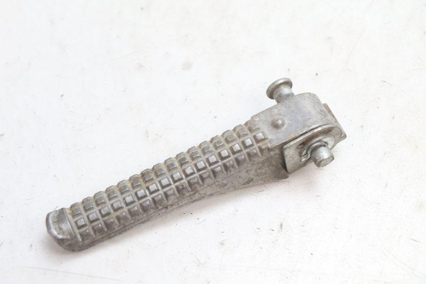 photo de REAR LEFT FOOTREST PIAGGIO TYPHOON 50 (2000 - 2009) - Main view