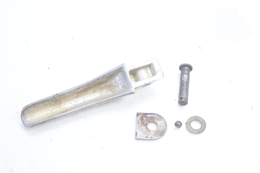 photo de REAR LEFT FOOTREST PIAGGIO TYPHOON 50 (1993 - 1999) - Alternative perspective