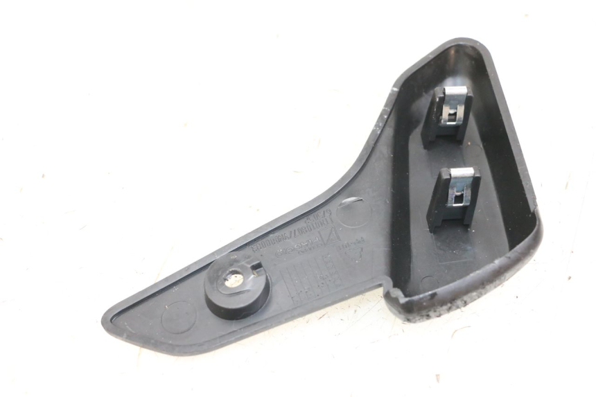 photo de REAR LEFT FOOTREST PIAGGIO VESPA PRIMAVERA 4T 50 (2021 - 2024) - Component detail