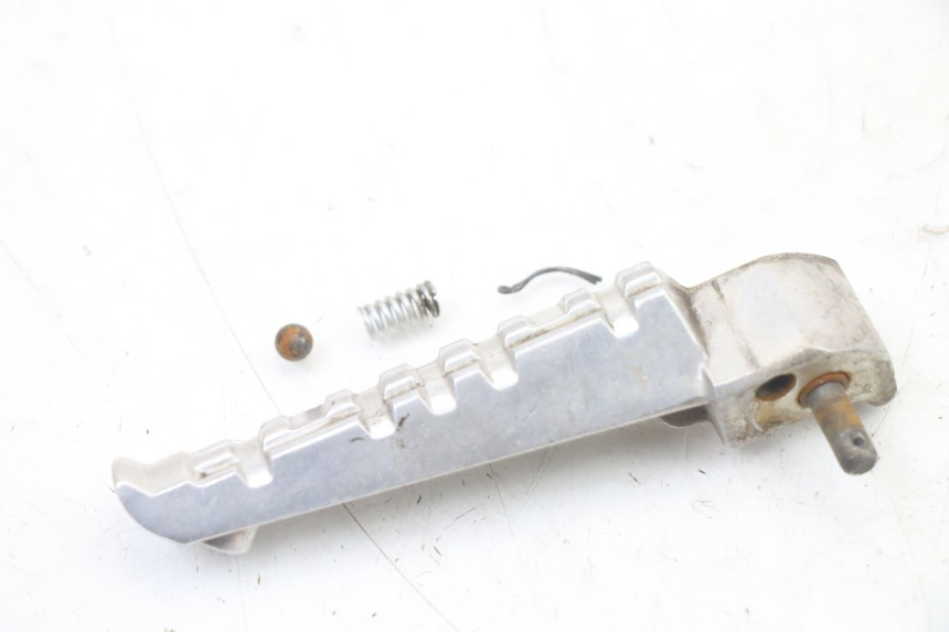 photo de REAR LEFT FOOTREST YAMAHA X-MAX XMAX ABS 250 (2010 - 2014) - Component detail