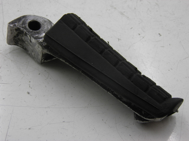 photo de REAR LEFT FOOTREST YAMAHA XJS DIVERSION 600 (1997 - 1999) - Main view