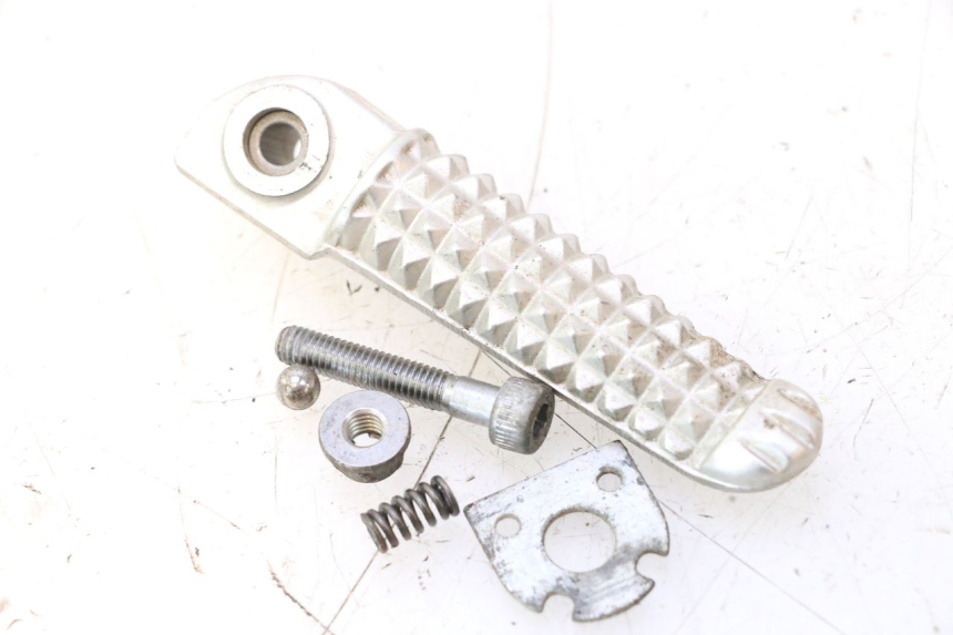 photo de REAR LEFT FOOTREST YAMAHA YZF R6 600 (2008 - 2009) - Main view