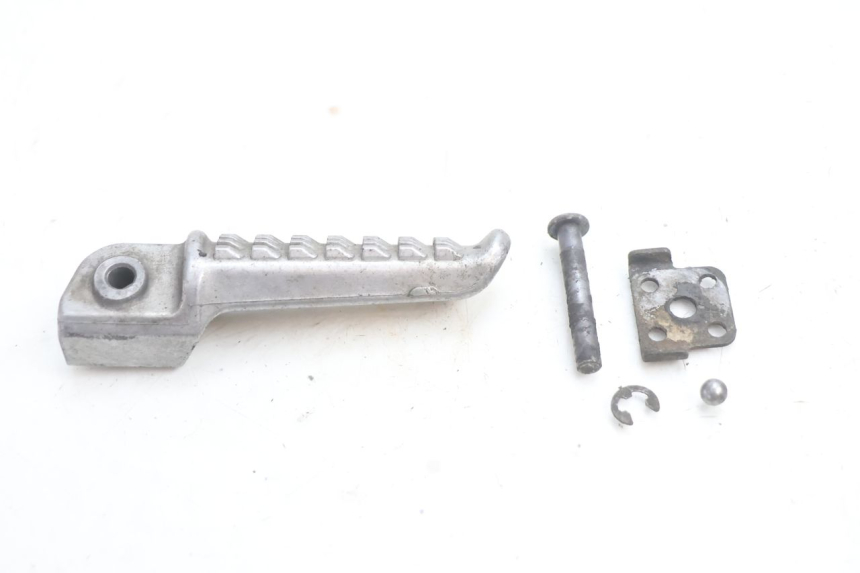 photo de REAR LEFT FOOTREST KAWASAKI ZX-6R ZX6R 600 (2000 - 2002) - Alternative perspective
