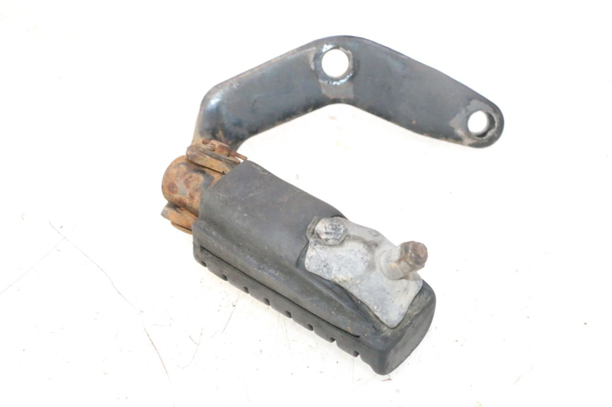 photo de FRONT RIGHT FOOTREST HONDA CB TWO FIFTY 250 (1991 - 2002) - Checked used part