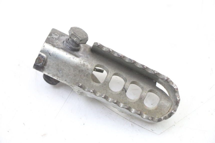 photo de FRONT RIGHT FOOTREST DERBI SENDA R X-TREME 50 (2006 - 2010) - Main view