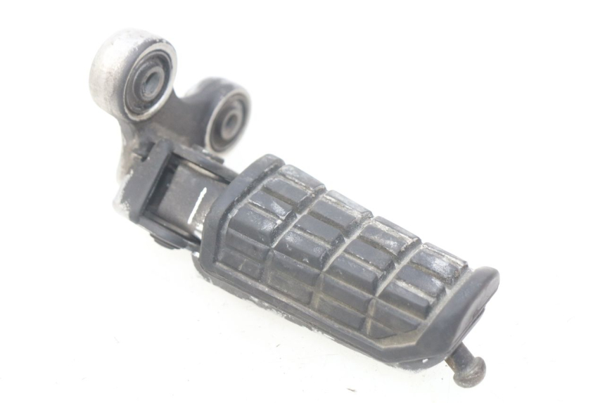 photo de RIGHT FRONT FOOTREST YAMAHA FJ 3CX 1200 (1986 - 1996) - Technical close-up