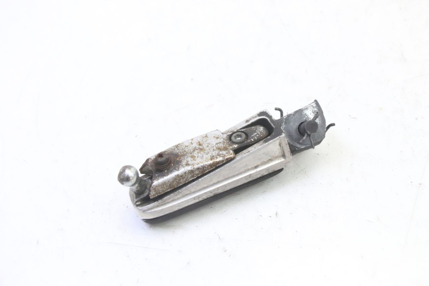 photo de FRONT RIGHT FOOTREST YAMAHA FJR ABS 1300 (2006 - 2012) - Alternative perspective