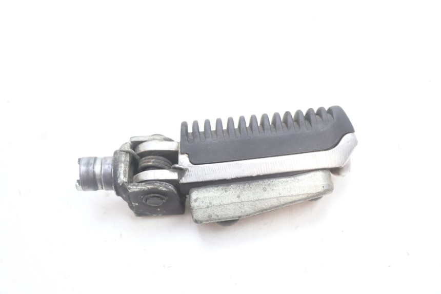 photo de FRONT RIGHT FOOTREST SUZUKI GSF N BANDIT 1200 (2001 - 2005) - Component detail