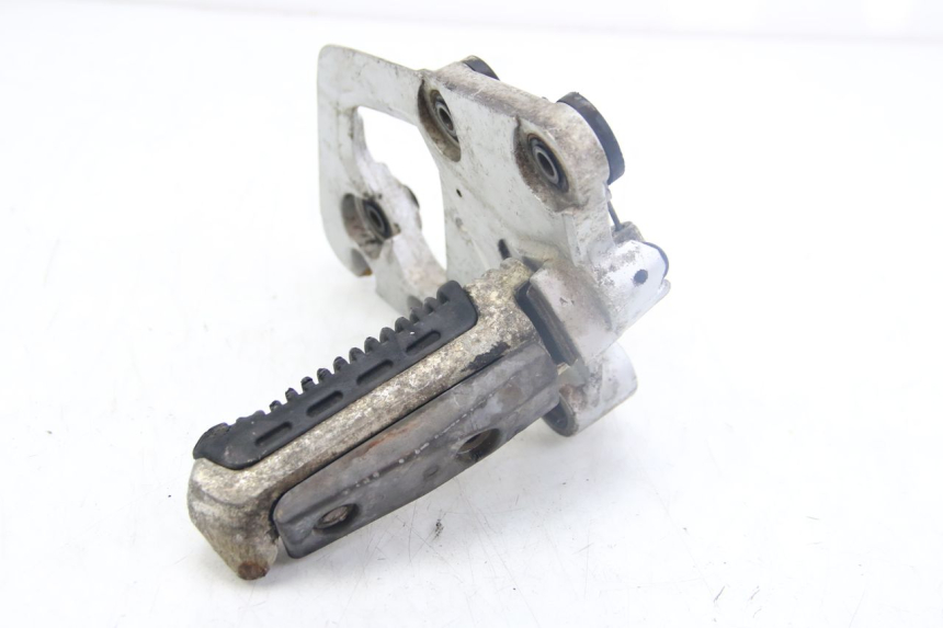 photo de RIGHT FRONT FOOTREST SUZUKI GSX-F GSX  F 1100 (1988 - 1994) - Component detail