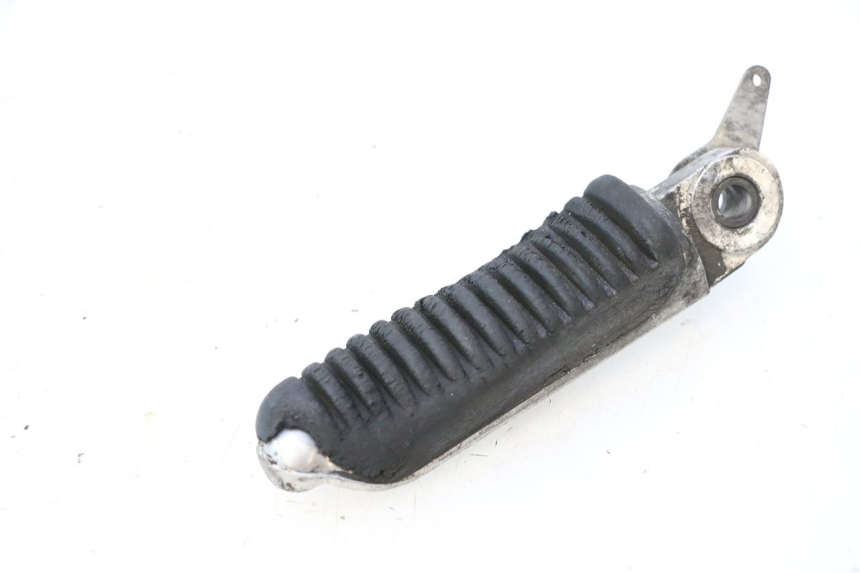 photo de FRONT RIGHT FOOTREST SUZUKI GSX F GSXF 750 (1988 - 1998) - Main view