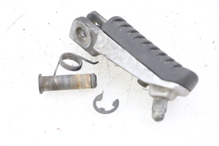 photo de RIGHT FRONT FOOTREST KAWASAKI ZR7 ZR-7 S 750 (1999 - 2004) - Component detail