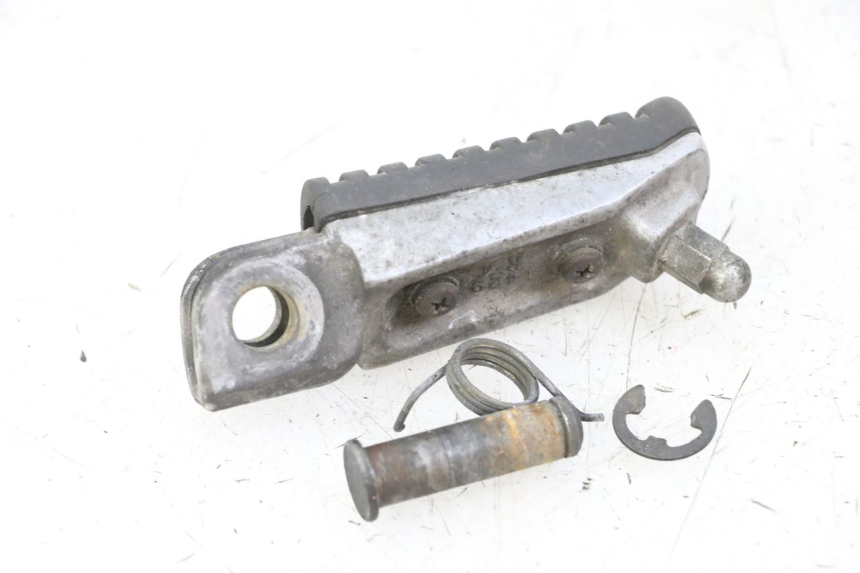 photo de RIGHT FRONT FOOTREST KAWASAKI ZR7 ZR-7 S 750 (1999 - 2004) - Technical close-up