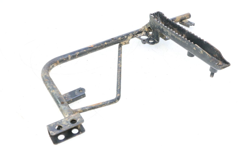 photo de FRONT RIGHT FOOTREST KYMCO MXU R 250 (2004 - 2010) - Technical close-up