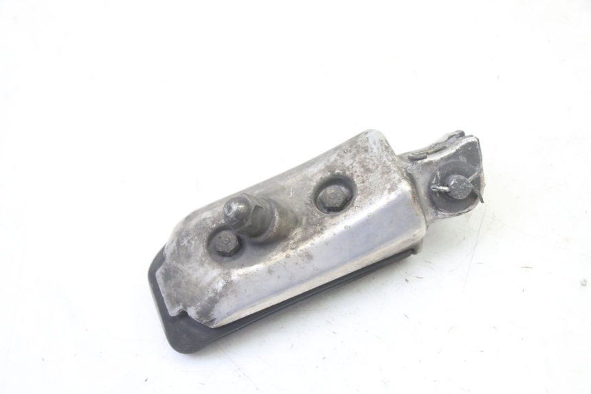 photo de FRONT RIGHT FOOTREST HONDA ST PAN EUROPEAN 1300 (2002 - 2013) - Technical close-up
