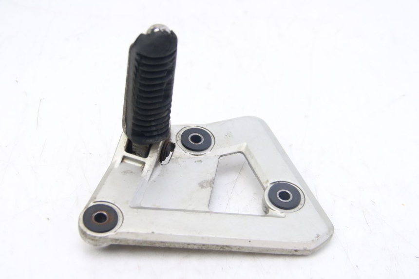 photo de FRONT RIGHT FOOTREST SUZUKI GSX F GSXF 750 (1988 - 1998) - Component detail