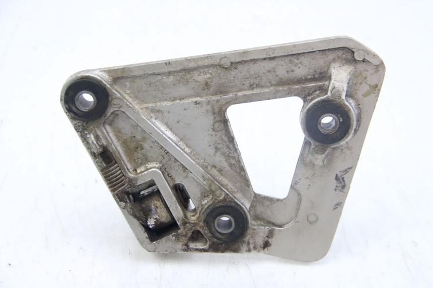 photo de FRONT RIGHT FOOTREST SUZUKI GSX F GSXF 750 (1988 - 1998) - Technical close-up