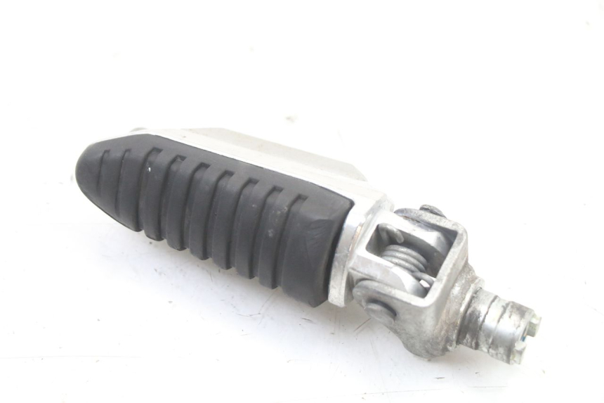 photo de FRONT RIGHT FOOTREST SUZUKI GSX F GSXF 650 (2007 - 2015) - Alternative perspective