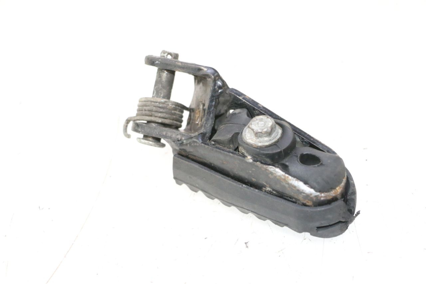 photo de FRONT RIGHT FOOTREST HONDA XRV AFRICA TWIN 750 (1990 - 1992) - Zoom on usage condition