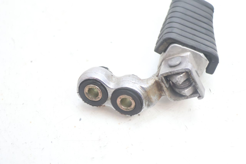 photo de FRONT RIGHT FOOTREST YAMAHA XV VIRAGO 535 (1988 - 2004) - Component detail