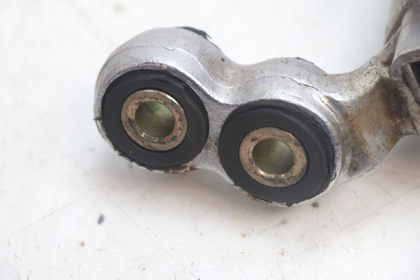 photo de FRONT RIGHT FOOTREST YAMAHA XV VIRAGO 535 (1988 - 2004) - Zoom on usage condition