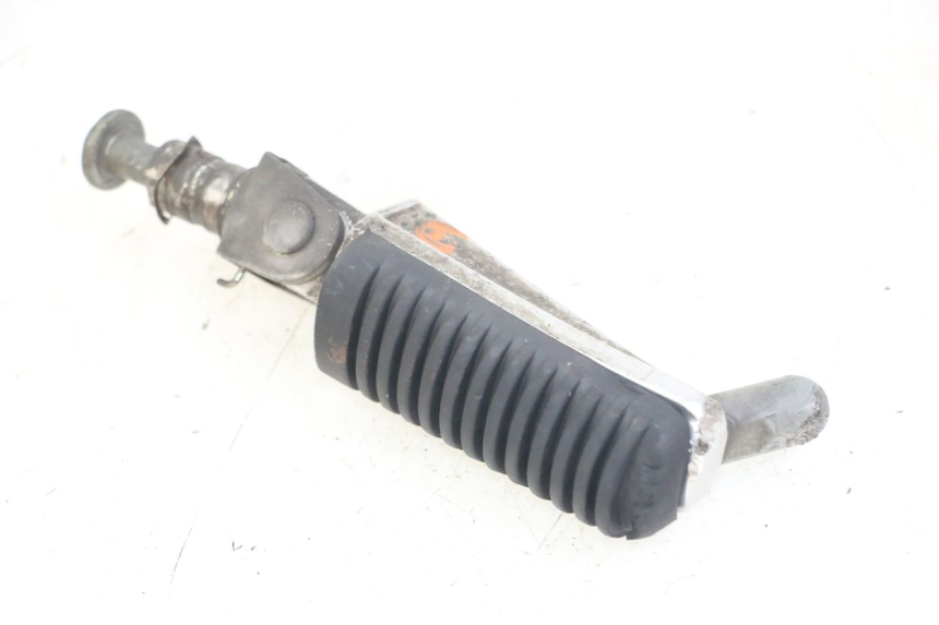 photo de RIGHT FRONT FOOTREST YAMAHA FZS FAZER 600 (2001 - 2003) - Main view