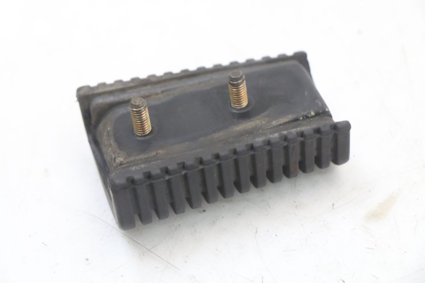 photo de FRONT RIGHT FOOTREST YAMAHA XVS DRAG STAR DRAGSTAR 650 (1997 - 2007) - Technical close-up