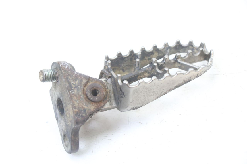 photo de FRONT RIGHT FOOTREST YAMAHA YZ-F YZF 250 (2007 - 2013) - Component detail
