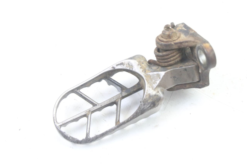 photo de FRONT RIGHT FOOTREST YAMAHA YZ-F YZF 250 (2007 - 2013) - Alternative perspective