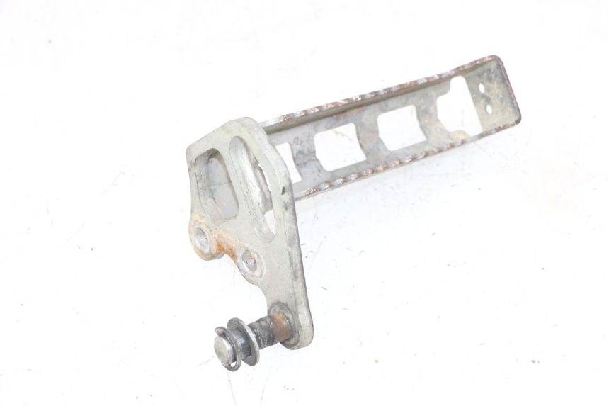 photo de FRONT RIGHT FOOTREST YAMAHA YFM R RAPTOR 250 (2008 - 2014) - Technical close-up