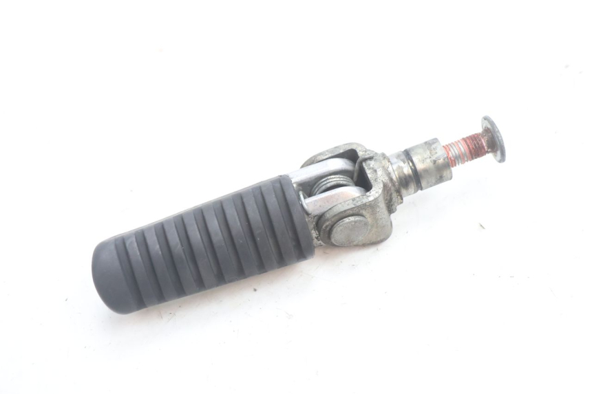 photo de FRONT RIGHT FOOTREST KAWASAKI ZX-6R ZX6R 600 (2000 - 2002) - Zoom on usage condition